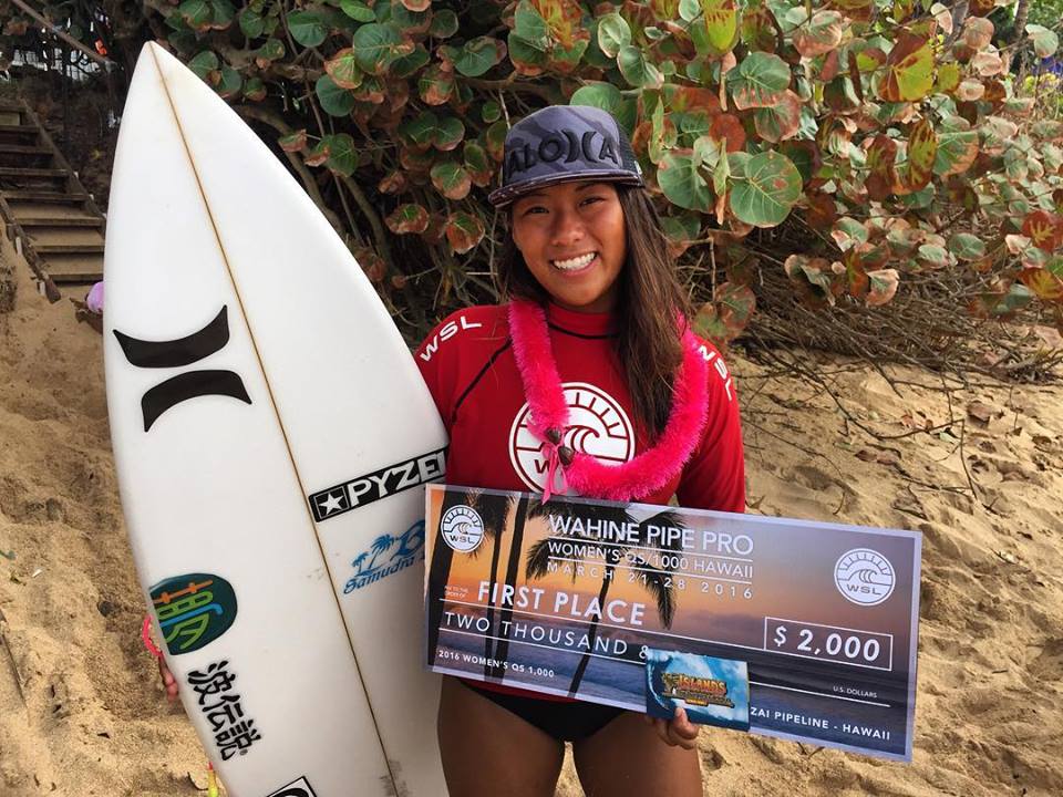 Wsl 前田マヒナがハワイのパイプラインで行なわれたwomens Qs1000 Wahine Pipe Pro で見事優勝を飾る カラーズマガジン